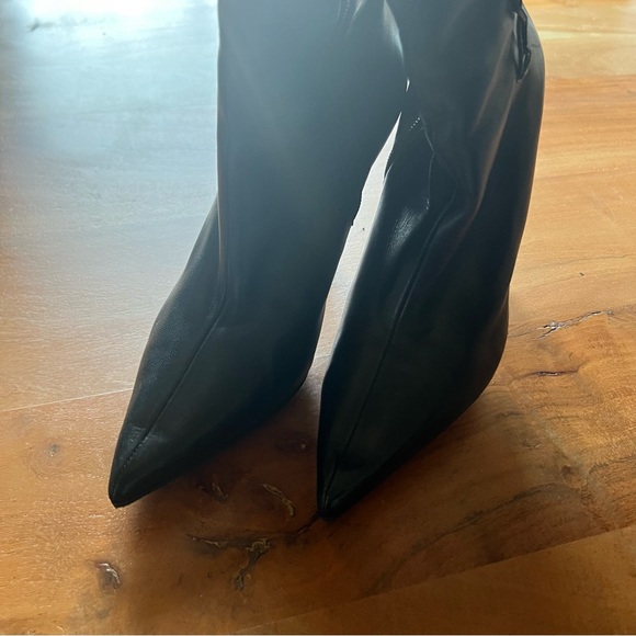 Manolo Blahnik Over the Knee Black Leather Boots side lace details size 38.5 - Picture 4 of 10